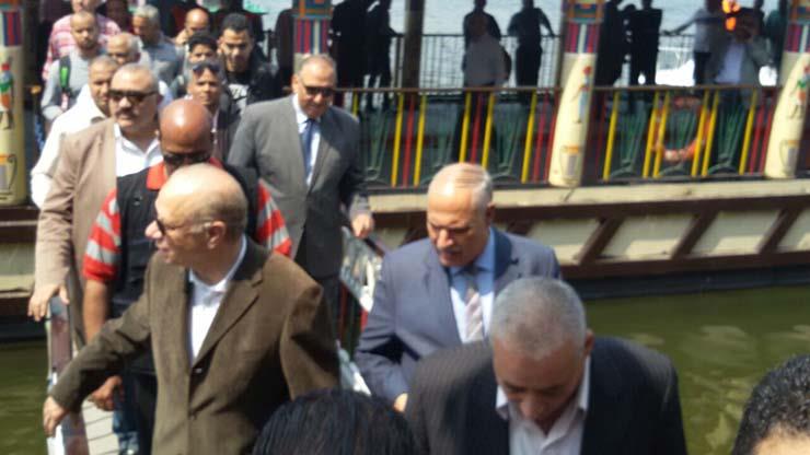 محافظ القاهرة يتفقد الأتوبيس النهري (1)                                                                                                                                                                 