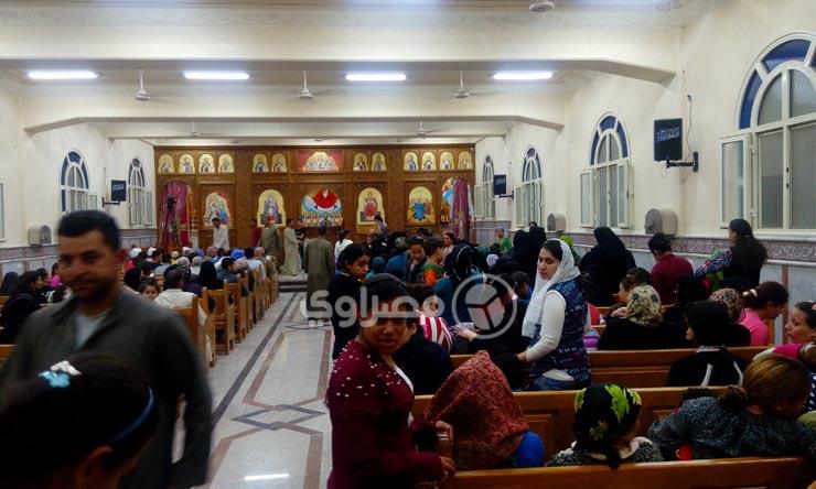 توافد أسر شهداء مذبحة داعش إلى كنيسة الإيمان والوطن (1)                                                                                                                                                 