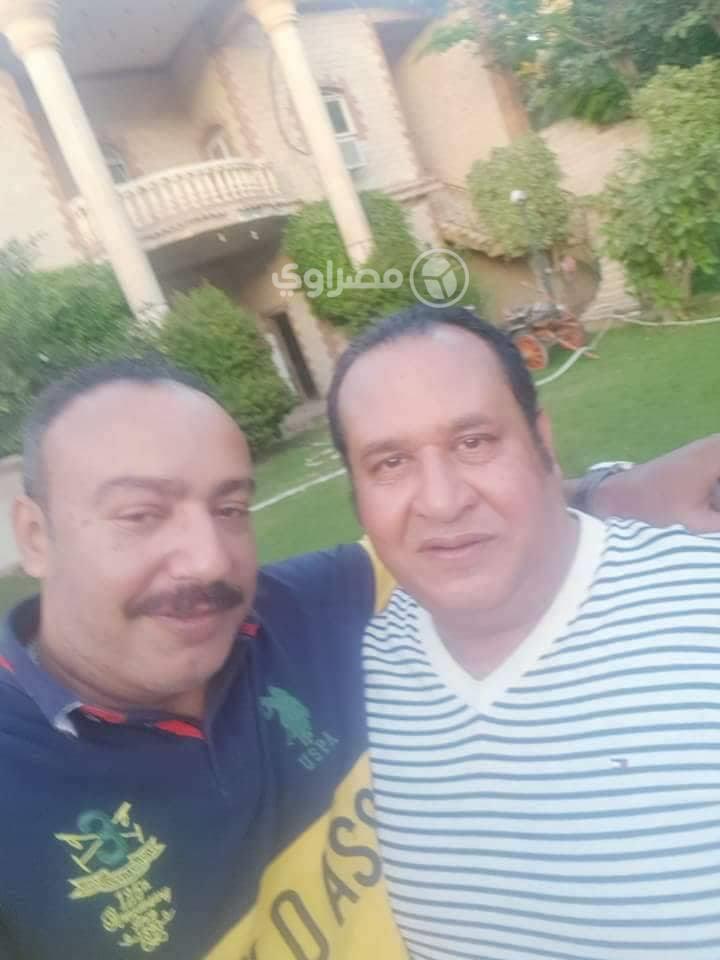 صبرى نخنوخ مع أصدقائه بعد خروجه من السجن (4)                                                                                                                                                            