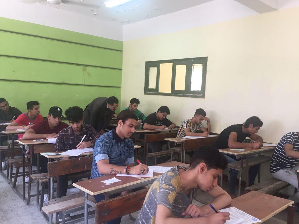 الجيوشي يواصل تفقده للجان امتحانات الدبلومات الفنية بالساحل (1)                                                                                                                                         