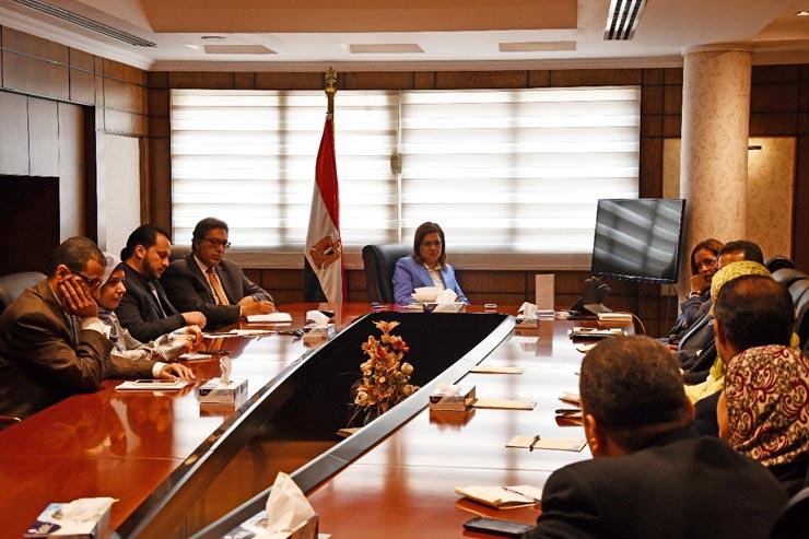 وزيرة التخطيط خلال اجتماعها مع موظفي الوزارة من الحاصلين على الماجستير والدبلوم (1)                                                                                                                     