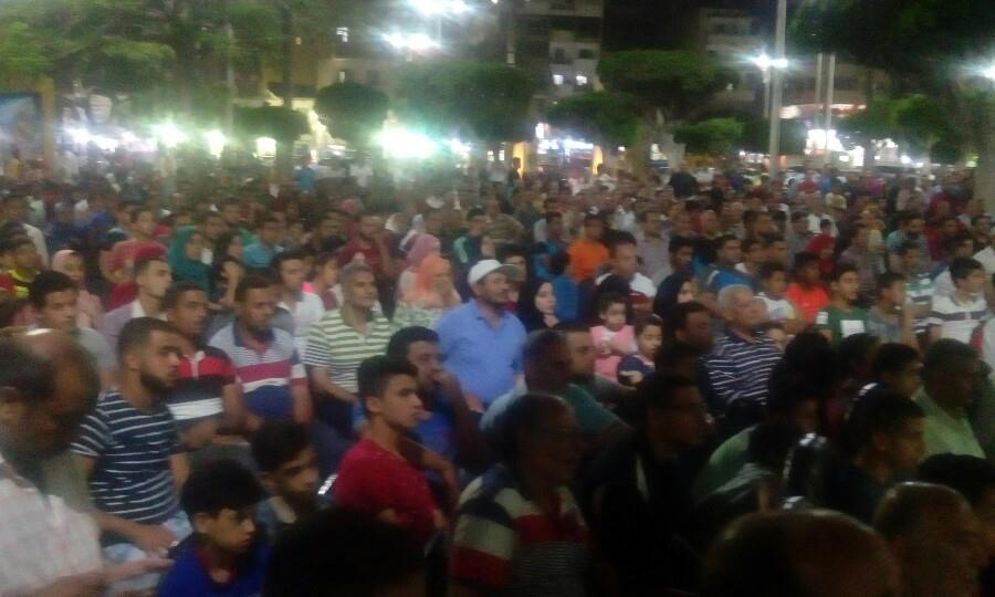 المئات في بورسعيد يتابعون نهائي دوري أبطال اوروبا                                                                                                                                                       