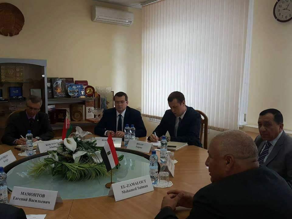 جانب من لقاء المحافظ والوزير البيلاروسي (1)                                                                                                                                                             