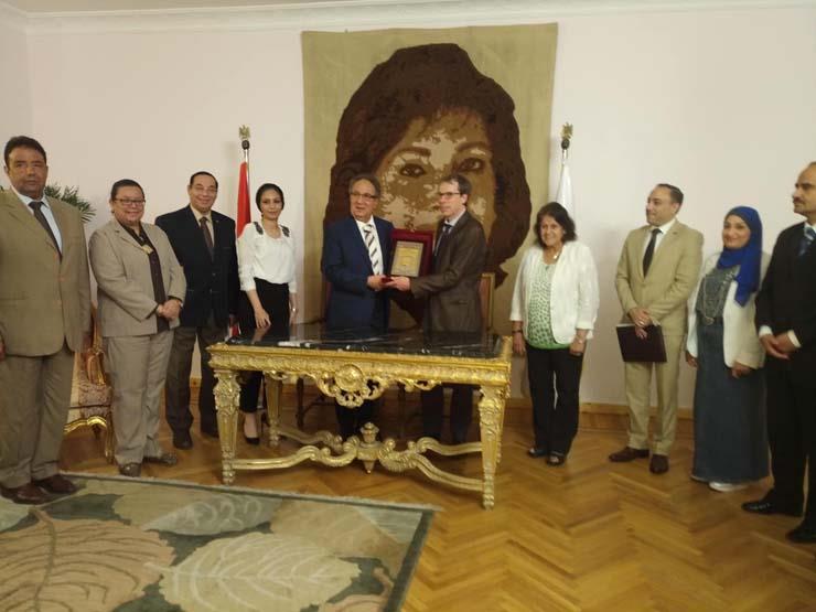 جامعة مصر للعلوم والتكنولوجيا توقع إتفاقية مع مونبلييه الفرنسية (1)                                                                                                                                     