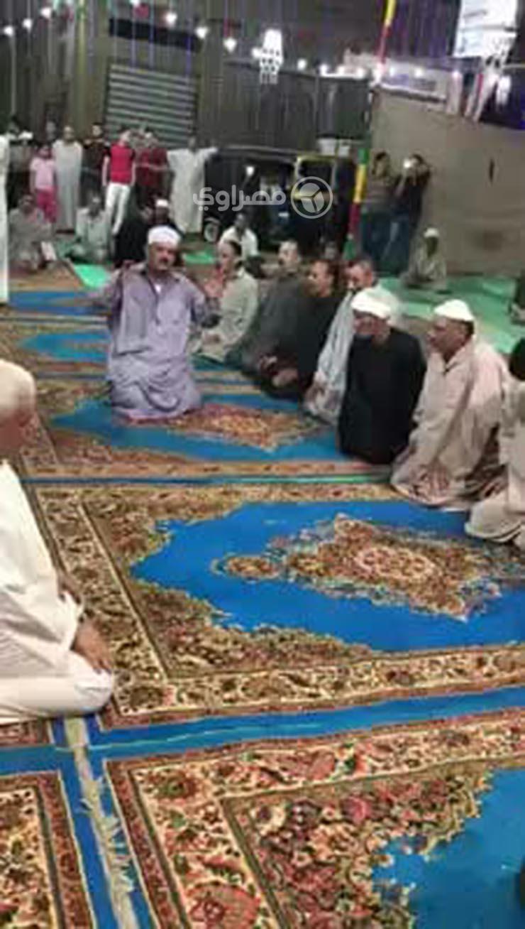 أعضاء الطريقة المسلمية خلال ادائهم الطقوس فى المولد (1)                                                                                                                                                 