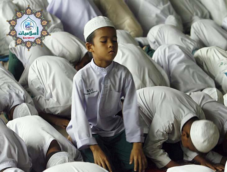 حكم متابعة الإمام في الصلاة