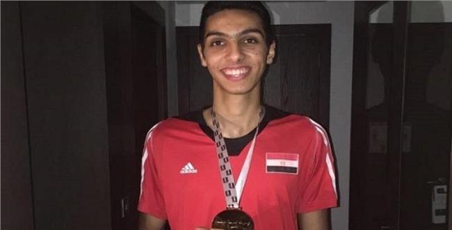 فريال أشرف وسيف عيسى يحملان علم مصر في افتتاح أولمبياد البحر المتوسط فريال أشرف وسيف عيسى يحملان علم مصر في افتتاح أولمبياد البحر المتوسط