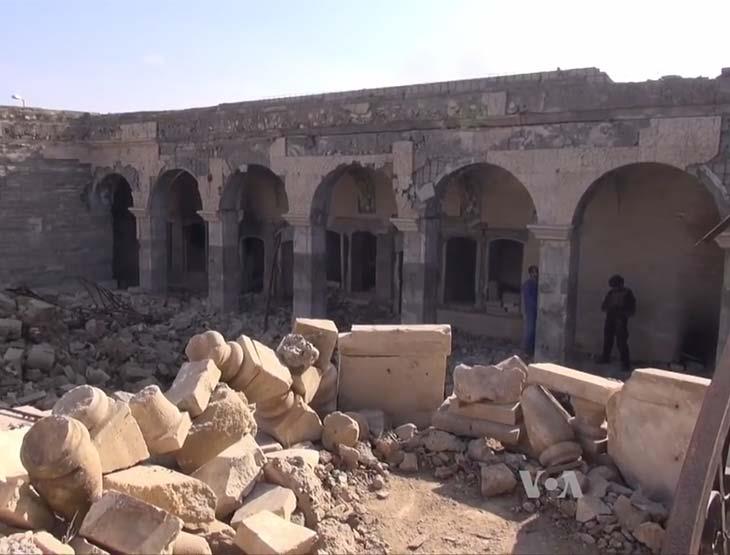 بقايا حطام مبنى النبي  يونس بعد التفجير                                                                                                                                                                 