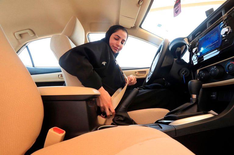 أول نساء تحصل على رخص القيادة في السعودية (3)                                                                                                                                                           