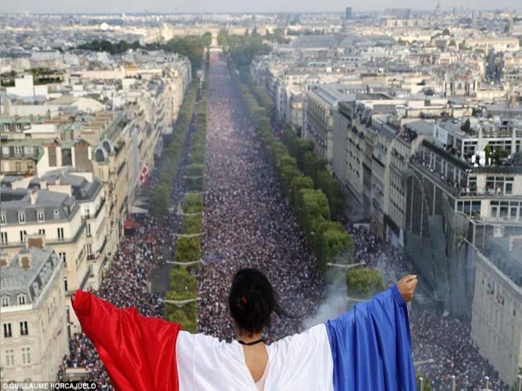  احتفال الفرنسيين بكأس العالم (9)                                                                                                                                                                       