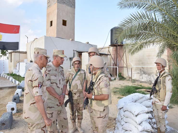 القائد العام يتفقد قوات تأمين شمال سيناء (1)                                                                                                                                                            
