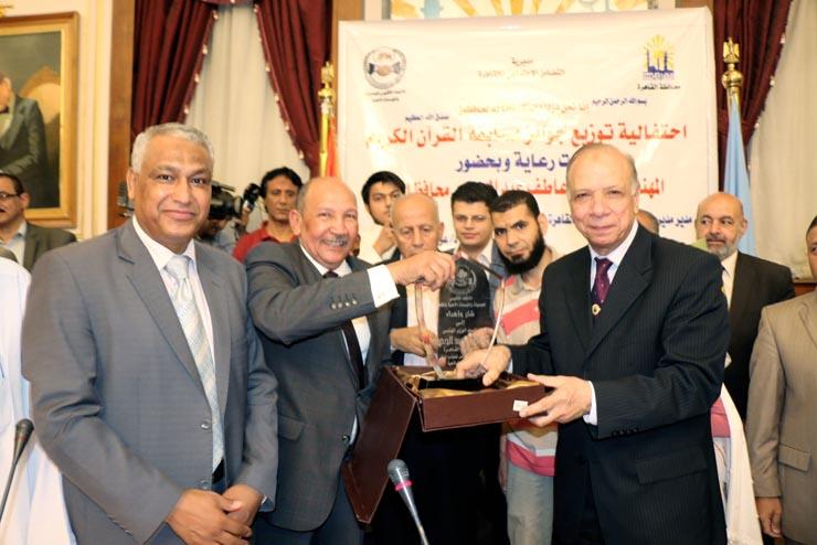 محافظ القاهرة يكرم حفظة القرآن الكريم 1                                                                                                                                                                 