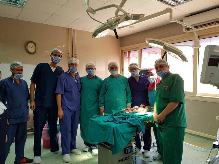 الفريق الجراحي المشارك في فصل التوأم الملتصق                                                                                                                                                            