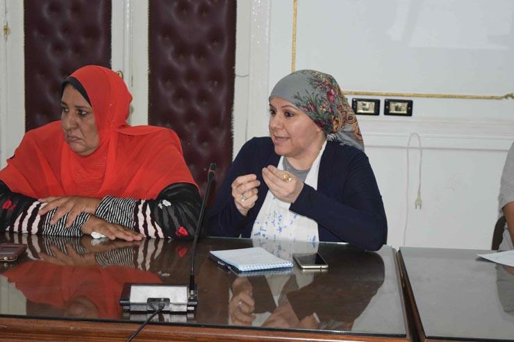 محافظ المنيا يناقش عقد سلسلة لقاءات شبابية (1)                                                                                                                                                          