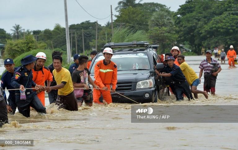 مياه الفيضانات تغمر وسط ميانمار                                                                                                                                                                         