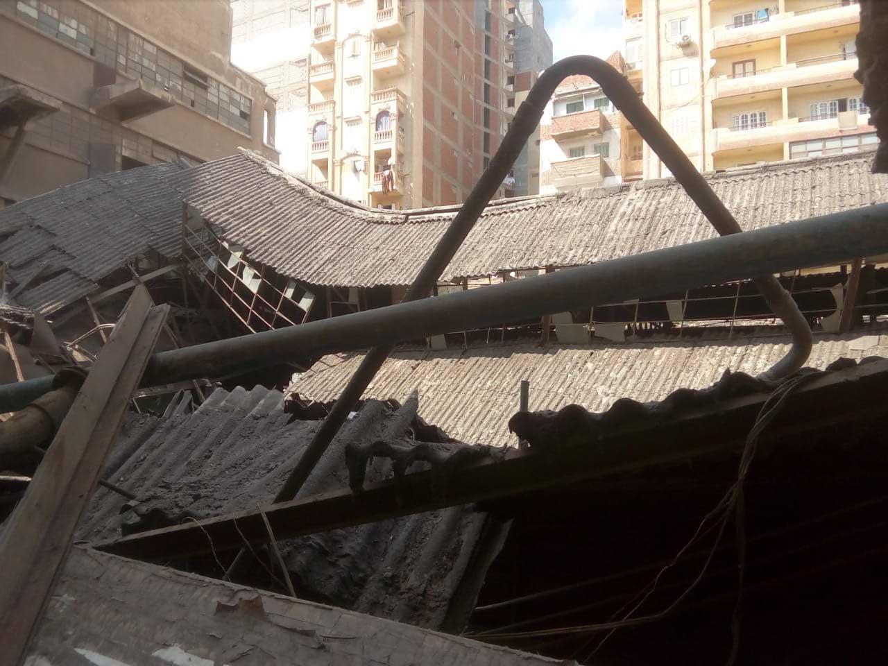 انهيار سقف مخزن تابع لمصنع في الإسكندرية (1)