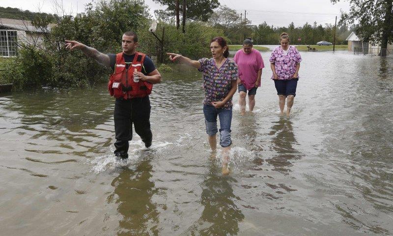 فيضانات جراء الاعصار فلورنس بسبب