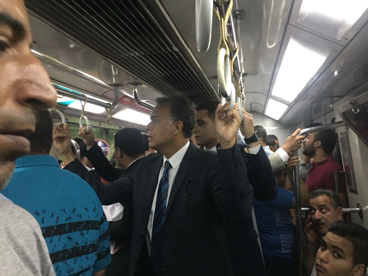 وزير النقل في جولة تفقدية بمحطات مترو الأنفاق  (1)                                                                                                                                                      