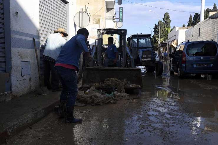 فيضانات عنيفة تجتاح شمال شرق تونس   (1)                                                                                                                                                                 