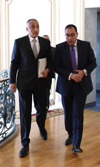 جانب من اجتماع مجلس الوزراء بحضور طارق عامر محافظ البنك المركزي (1)                                                                                                                                     