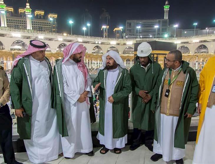 رئيس شؤون الحرمين يشارك في تنظيف المسجد الحرام بمكة (2)                                                                                                                                                 