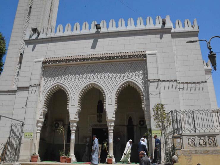 محافظ المنيا يصلي أول جمعة له بمسجد الفولي (1)                                                                                                                                                          