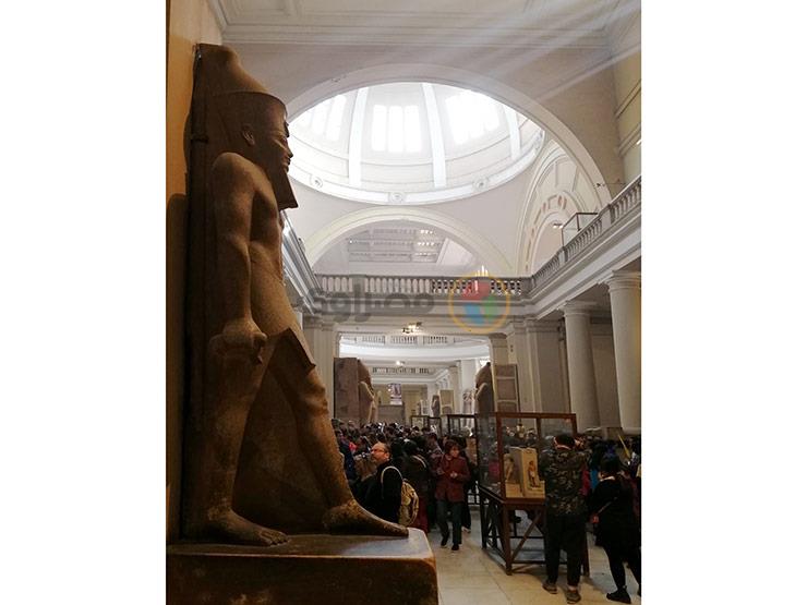 إقبال السياح على المتحف المصري                                                                                                                                                                          
