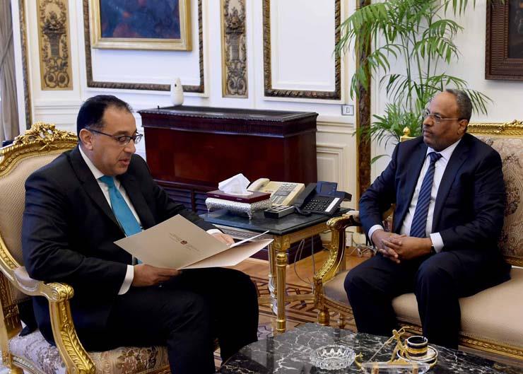 لقاء رئيس الوزراء مصطفى مدبولي والسفير الإماراتي (1)