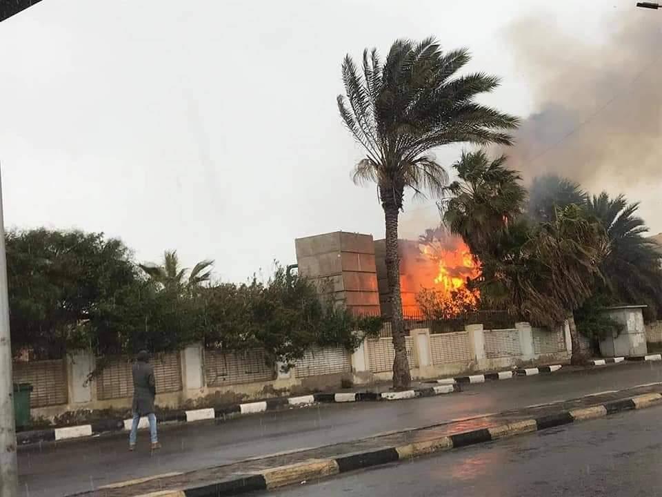 حريق شجرتين بفندق شهير في بورسعيد