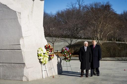 ترامب يزور النصب التذكاري لمارتن لوثر كينج (1)