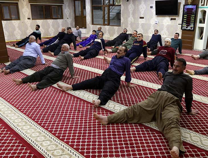 مسجد بالعراق يحفز المصلين بتدريبات لياقة بدنية (2)