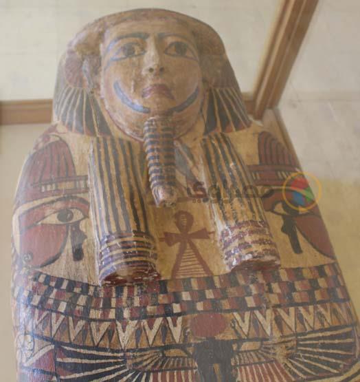 تابوت لثري مصري قديم بمنطقة المكس بواحة باريس (1)
