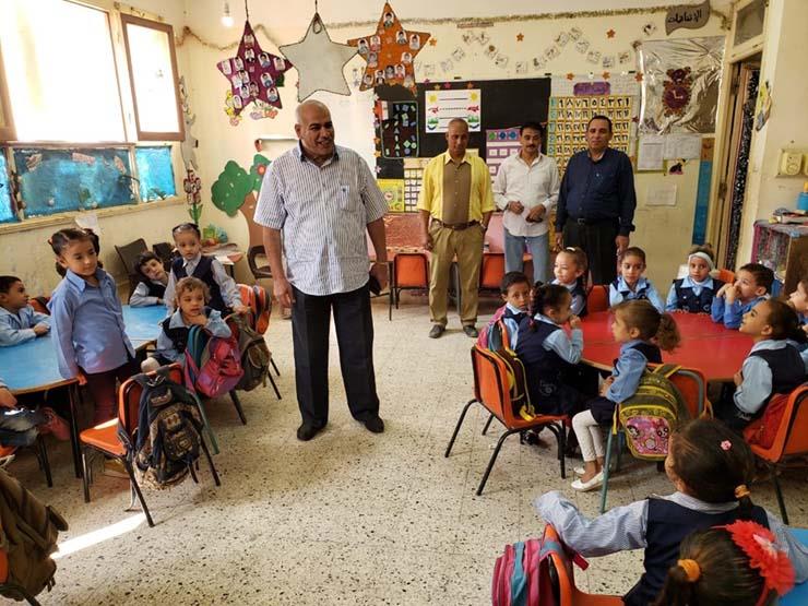 مدير المنيا التعليمية يتفقد مدارس صفط اللبن لمتابعةالدراسة