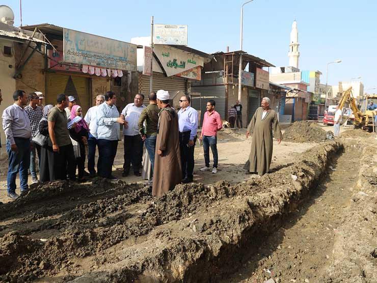 إعادة رصف شارع القلزم لتيسير ربط الأحياء