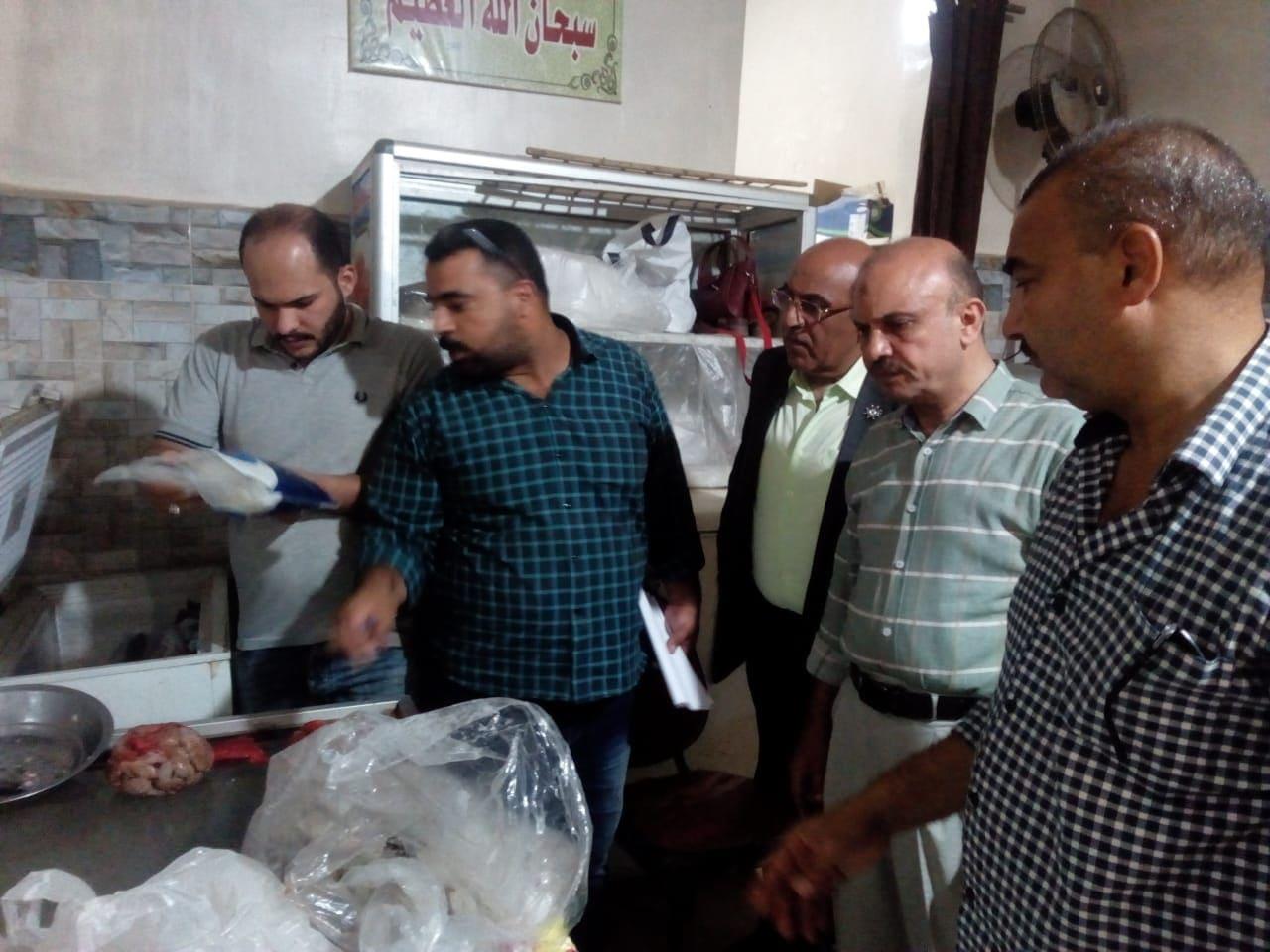 حملة مفاجئة على المنشآت الغذائية بمدينة أبو كبير (1)