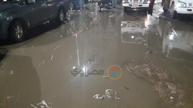 جانب من تراكم مياه أمطار في طريق عام بكفر الشيخ