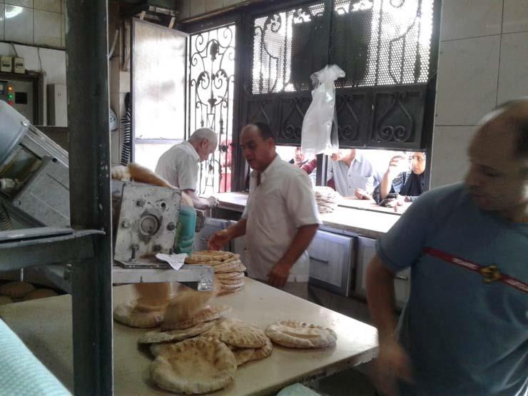 انتظام عمليات صرف الخبز والسلع التموينية بالإسكندرية (2)