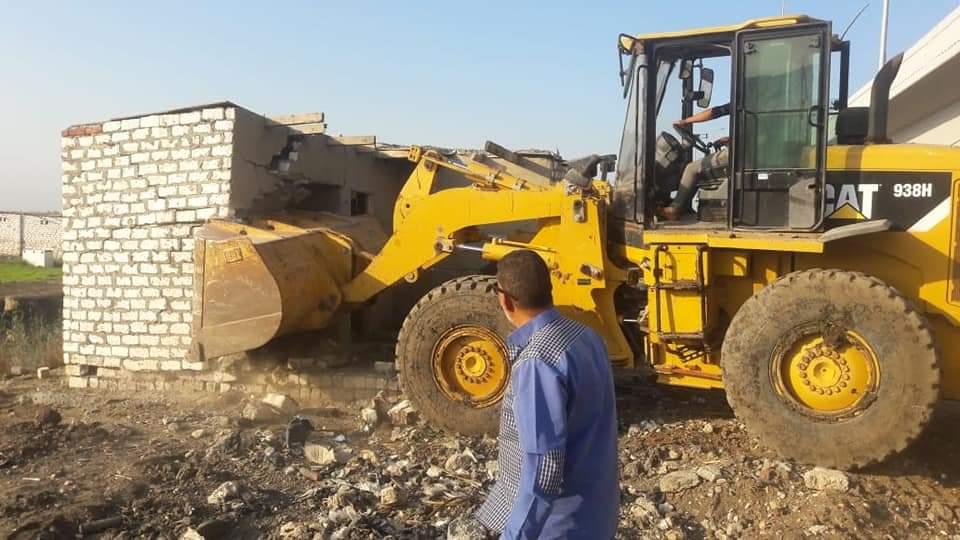 إزالة التعديات على الأراضي الزراعية في بورسعيد