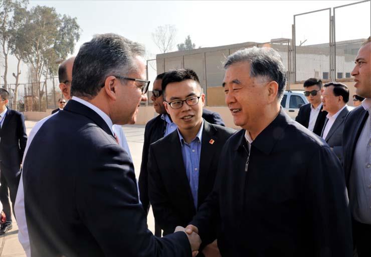 رئيس المجلس الاستشاري الصيني يزور الأهرامات