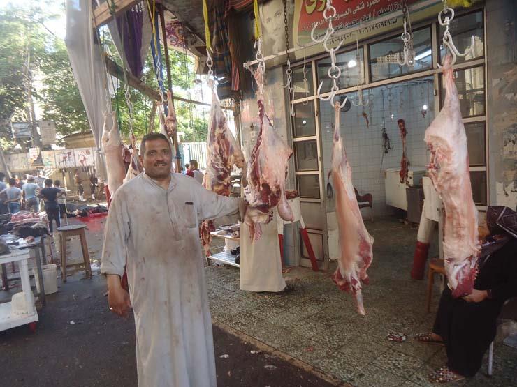 الجزارون يعرضون اللحوم بعد أنخفاض اسعارها