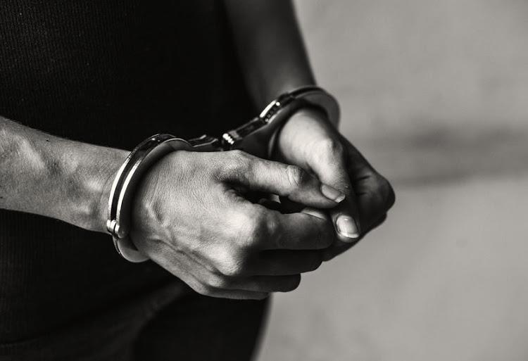 فعل خادش للحياء في ميدان شهير.. كواليس فيديو تحرش سائق بـ"فتاة أكتوبر" فعل خادش للحياء في ميدان شهير.. كواليس فيديو تحرش سائق بـ"فتاة أكتوبر"