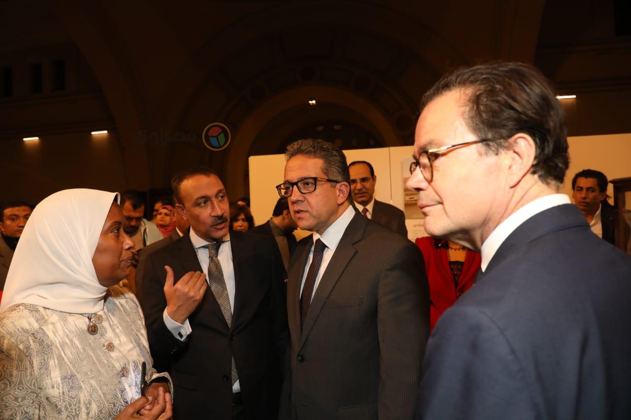 معرض الحفائر يختتم العام الثقافي المصري الفرنسي