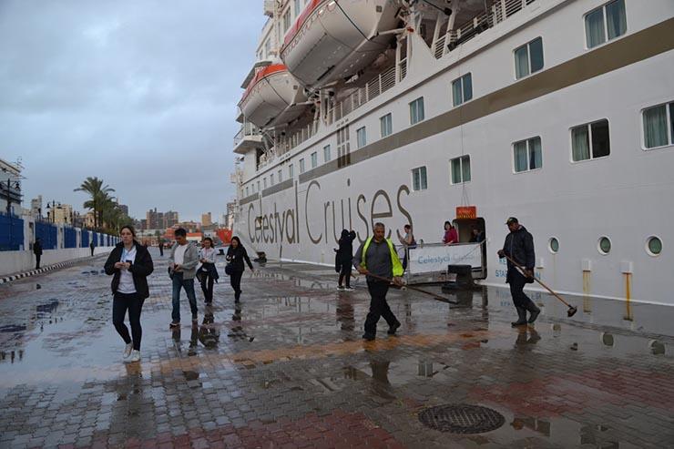 وصول فوج سياحي لميناء الإسكندرية 