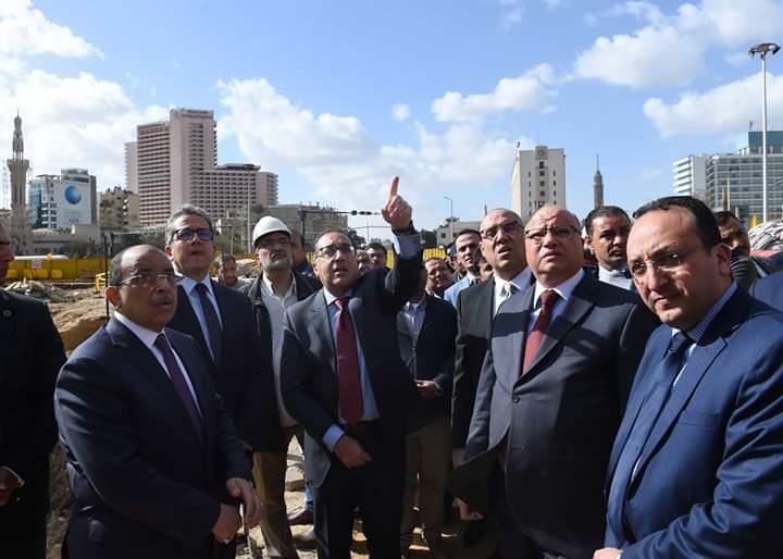 رئيس الوزراء يتفقد تطوير ميدان التحرير