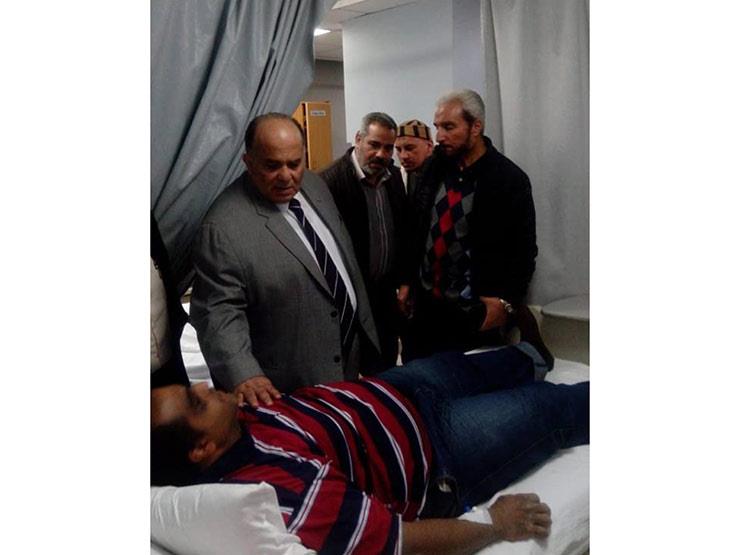 نائب رئيس المقاولون العرب يزور مصابي حادث أتوبيس العاصمة (1)