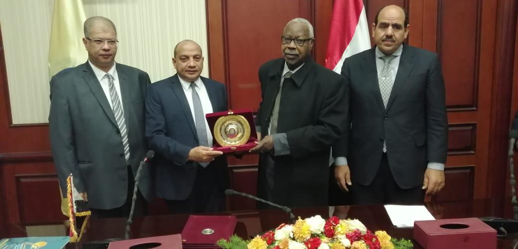 اتفاقيات تعاون بين بني سويف و5 جامعات سودانية (2)