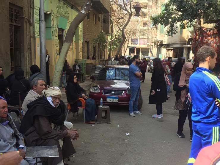  أهالي ضحايا حادث محطة مصر في انتظار تحليل DNA أمام مشرحة زينهم (2)