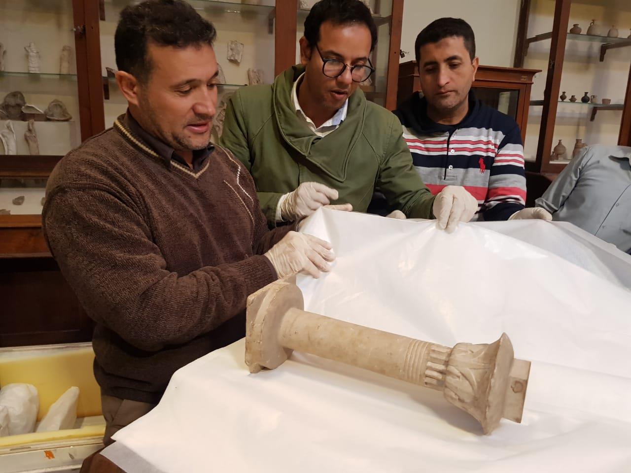 نقل قطع أثرية إلى المتحف المصري الكبير (1)