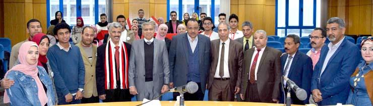 محافظ المنيا يستقبل وفد إتحاد طلاب شمال سيناء (1)