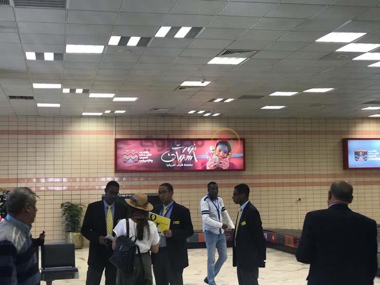 مطار أسوان يستقبل المشاركين‏ بملتقى الشباب العربي الأفريقي (1)
